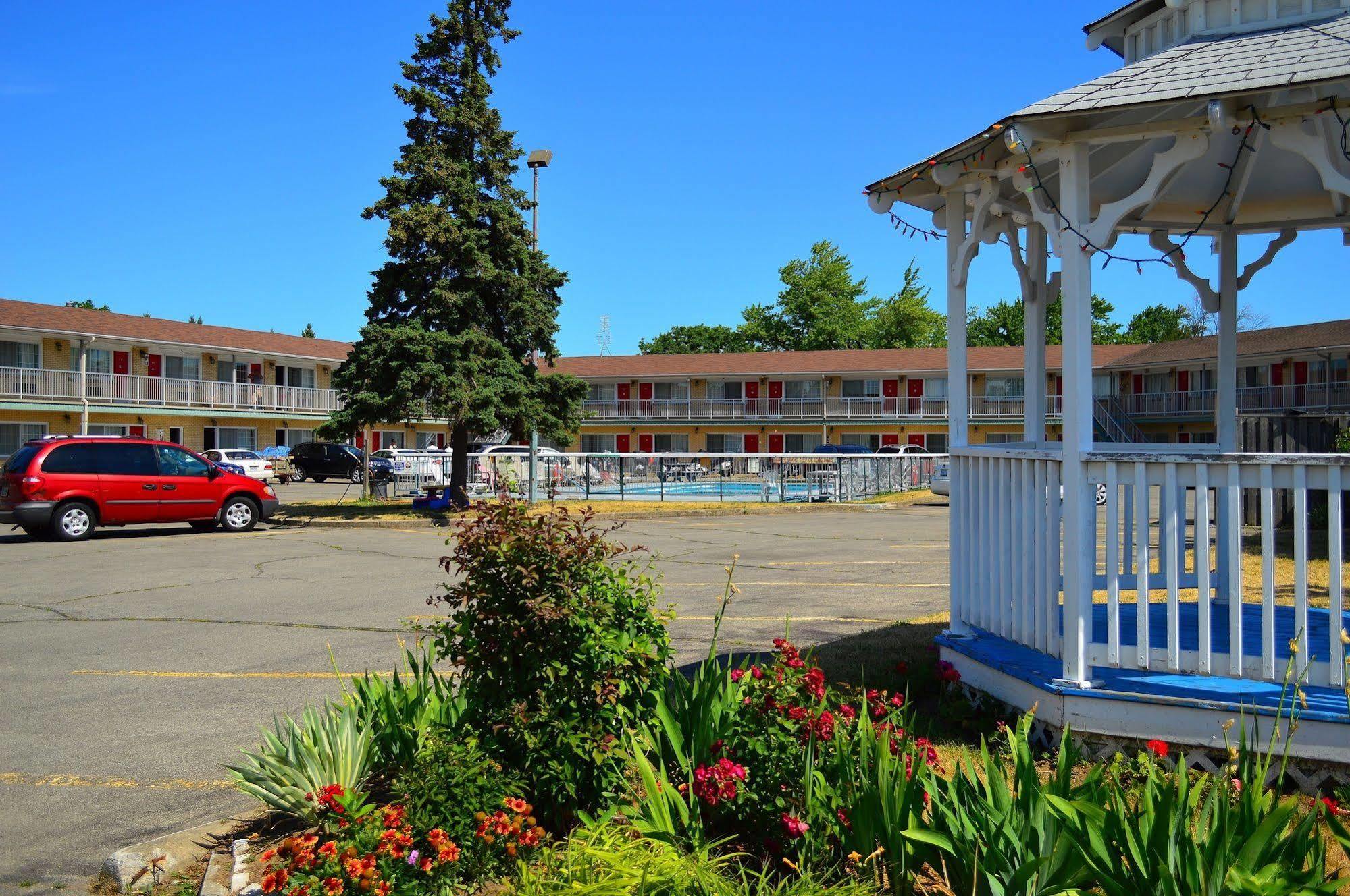 Rockwell Resort Niagara Falls Exterior photo